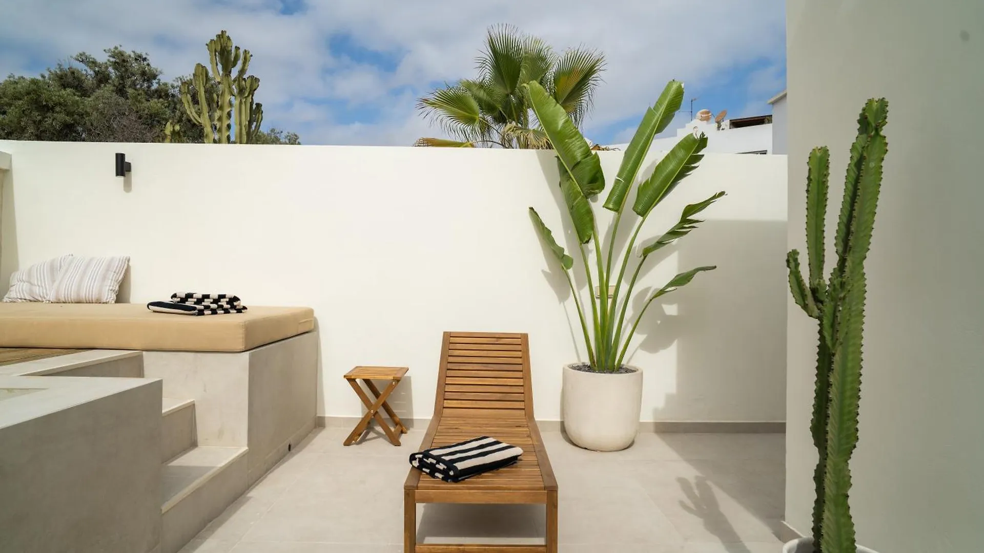 Apartment Urban Chill Private Pool Corralejo By Holidays Home